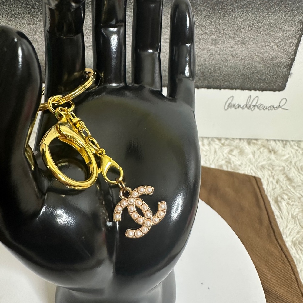 Gold and Pearl Charm Keychain, Chanel Zipper pull - Picture 4 of 5